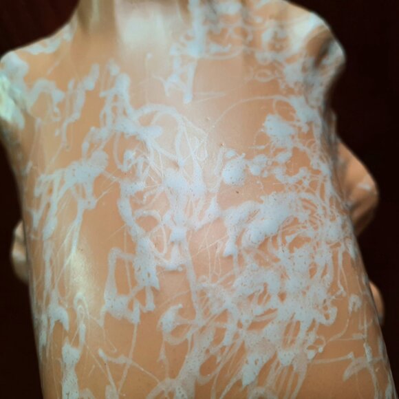 Large Shawnee Cameo Splatter Planter (#2506) in Peach, 13 3/4" L x 5 1/4"W - Picture 3 of 10